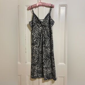 H&M Black & White Twist detail dress NWOT